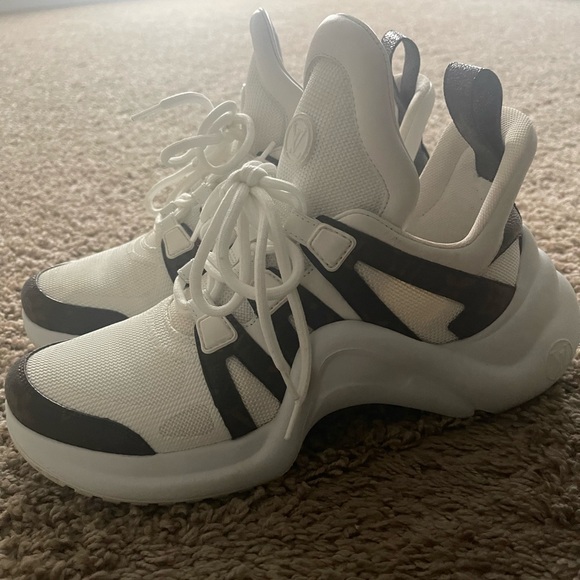 Louis Vuitton sneakers - Picture 2 of 4